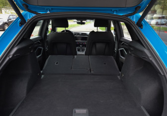 Подержанный автомобиль Audi Q3 2019 года (17 фото)