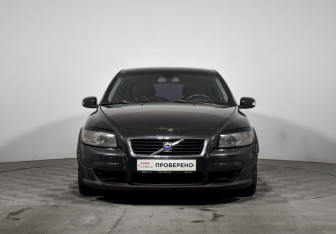 Подержанный автомобиль Volvo C30 2007 года (2 фото)