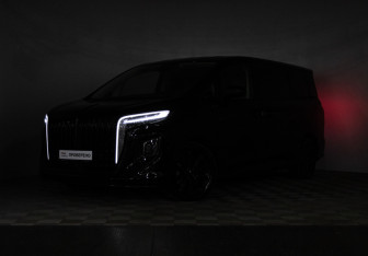 Подержанный автомобиль Hongqi HQ9 2022 года (33 фото)