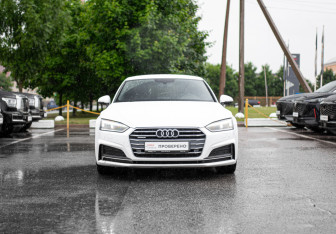 Подержанный автомобиль Audi A5 Liftback 2018 года (2 фото)