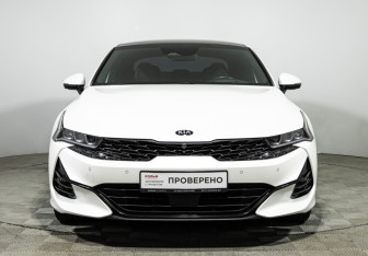 Подержанный автомобиль Kia K5 2020 года (2 фото)