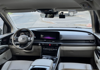 Подержанный автомобиль Kia Carnival 2020 года (9 фото)
