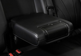 Подержанный автомобиль Infiniti QX80 2014 года (23 фото)