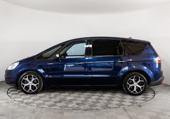 Подержанный автомобиль Ford S-MAX 2008 года (8 фото)