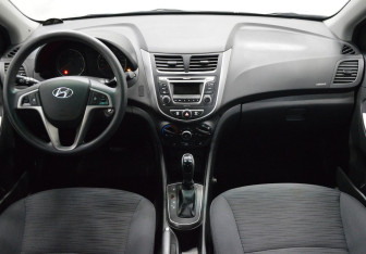 Подержанный автомобиль Hyundai Solaris Sedan 2016 года (14 фото)