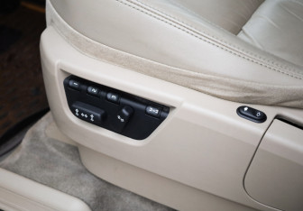 Подержанный автомобиль Land Rover Freelander 2012 года (24 фото)