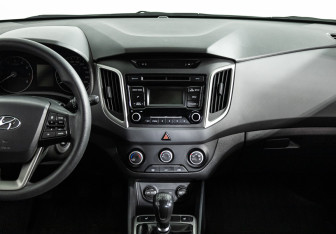 Подержанный автомобиль Hyundai Creta 2017 года (14 фото)