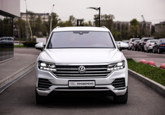Подержанный автомобиль Volkswagen Touareg 2020 года (4 фото)