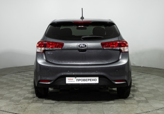 Подержанный автомобиль Kia Rio Hatchback 2017 года (6 фото)