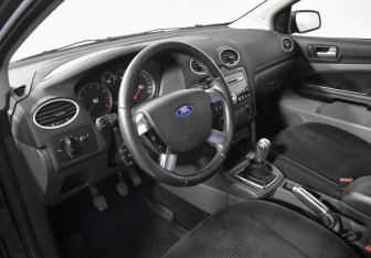 Подержанный автомобиль Ford Focus Sedan 2007 года (9 фото)