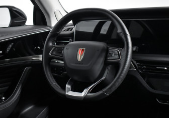 Подержанный автомобиль Hongqi HS5 2023 года (16 фото)