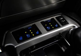 Подержанный автомобиль Toyota Land Cruiser Suv 2020 года (20 фото)