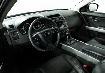 Подержанный автомобиль Mazda CX-9 2013 года (11 фото)