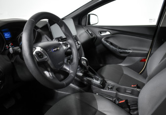 Подержанный автомобиль Ford Focus Hatchback 2012 года (9 фото)