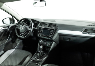 Подержанный автомобиль Volkswagen Tiguan 2017 года (9 фото)