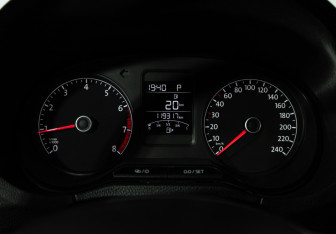 Подержанный автомобиль Volkswagen Polo Sedan 2016 года (12 фото)