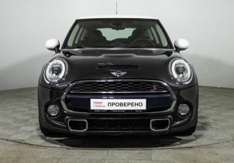 Подержанный автомобиль MINI Hatch 2015 года (2 фото)
