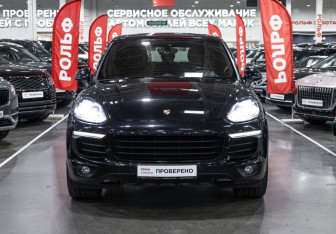 Подержанный автомобиль Porsche Cayenne 2017 года (3 фото)