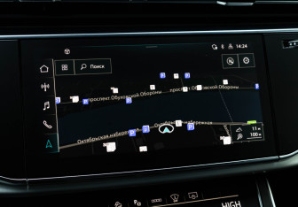 Подержанный автомобиль Audi Q8 2021 года (13 фото)