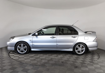 Подержанный автомобиль Mitsubishi Lancer Sedan 2007 года (8 фото)