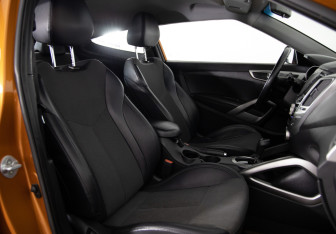Подержанный автомобиль Hyundai Veloster 2013 года (12 фото)