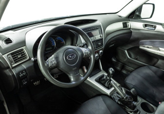 Подержанный автомобиль Subaru Forester Suv 2008 года (11 фото)