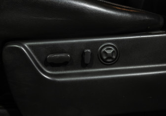 Подержанный автомобиль Cadillac Escalade Suv 2010 года (26 фото)