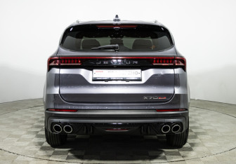 Подержанный автомобиль Jetour X70 2023 года (6 фото)