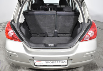 Подержанный автомобиль Nissan Tiida Hatchback 2013 года (20 фото)