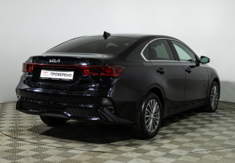 Подержанный автомобиль Kia Cerato Sedan 2022 года (5 фото)