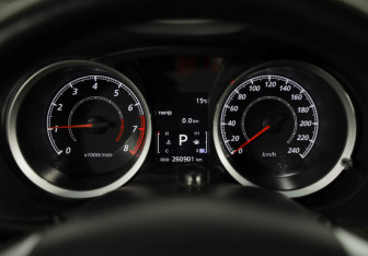 Подержанный автомобиль Mitsubishi Lancer Sedan 2012 года (12 фото)