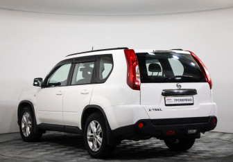 Подержанный автомобиль Nissan X-Trail 2014 года (7 фото)