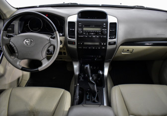 Подержанный автомобиль Toyota Land Cruiser Prado 2008 года (11 фото)