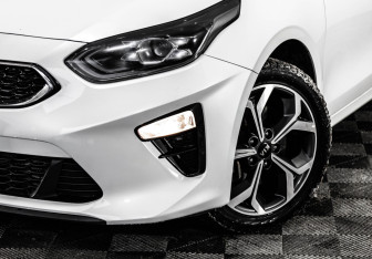 Подержанный автомобиль Kia Ceed Wagon 2019 года (2 фото)