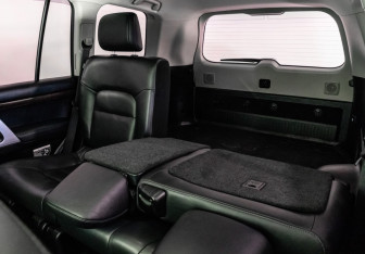 Подержанный автомобиль Toyota Land Cruiser Suv 2016 года (32 фото)