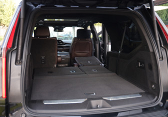 Подержанный автомобиль Cadillac Escalade Suv 2021 года (38 фото)
