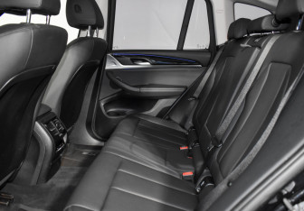 Подержанный автомобиль BMW X3 2019 года (13 фото)