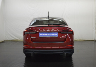 Подержанный автомобиль Skoda Rapid Liftback 2020 года (6 фото)