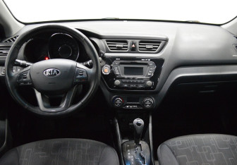 Подержанный автомобиль Kia Rio Sedan 2014 года (13 фото)