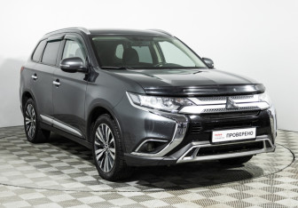 Подержанный автомобиль Mitsubishi Outlander 2020 года (3 фото)