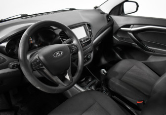 Подержанный автомобиль LADA (ВАЗ) Vesta Sedan 2017 года (9 фото)