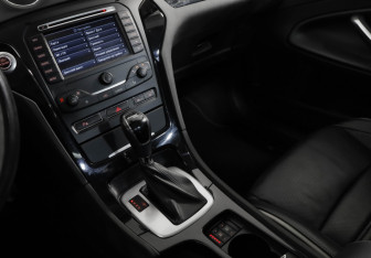 Подержанный автомобиль Ford Mondeo Sedan 2012 года (20 фото)