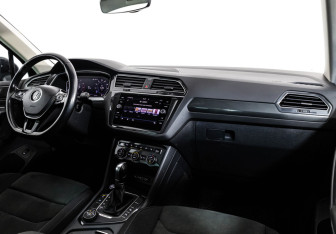 Подержанный автомобиль Volkswagen Tiguan 2019 года (10 фото)