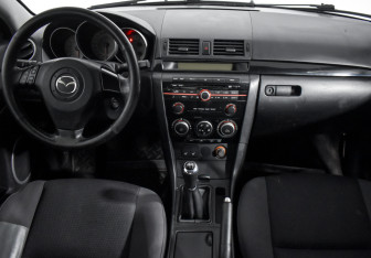 Подержанный автомобиль Mazda 3 Sedan 2008 года (13 фото)