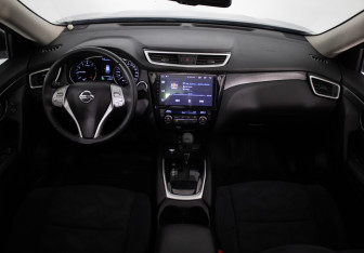 Подержанный автомобиль Nissan X-Trail 2015 года (9 фото)