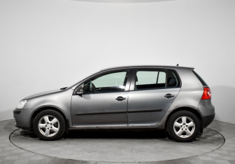 Подержанный автомобиль Volkswagen Golf Hatchback 2007 года (8 фото)