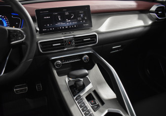 Подержанный автомобиль Geely Coolray 2023 года (14 фото)
