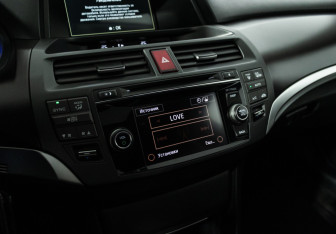 Подержанный автомобиль Honda Crosstour 2014 года (16 фото)