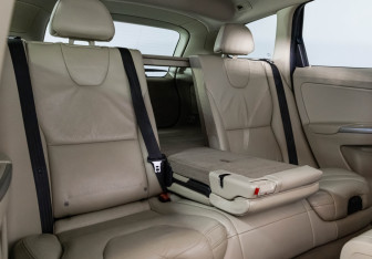 Подержанный автомобиль Volvo XC60 2011 года (24 фото)