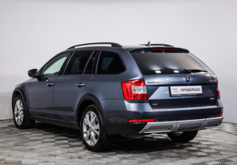 Подержанный автомобиль Skoda Octavia Wagon 2017 года (7 фото)